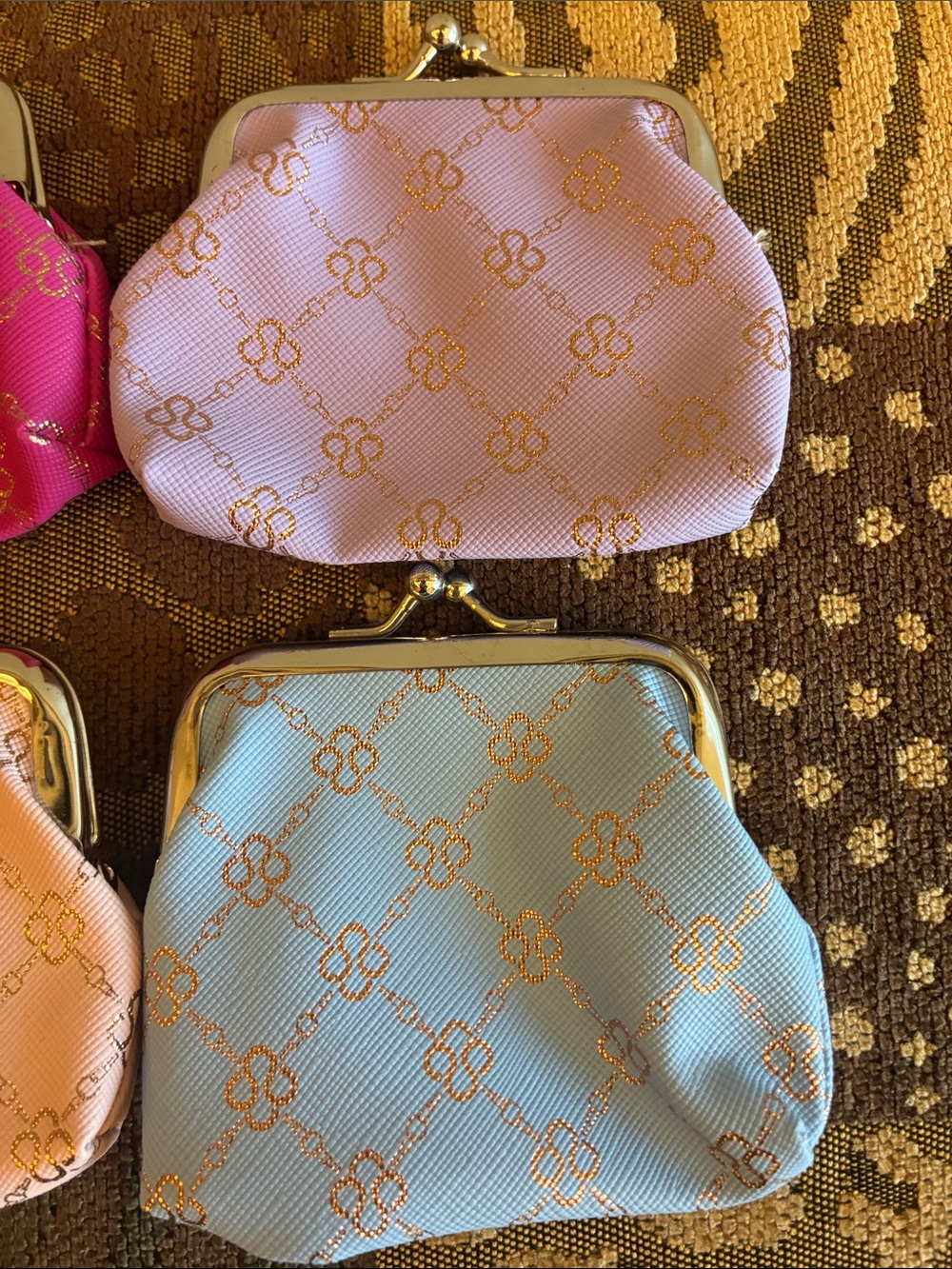 ❤️4 for $20❤️Women’s Small Kiss-Lock Coin Purse - Pink, Lavender, Peach, Blue - Picture 4 of 4